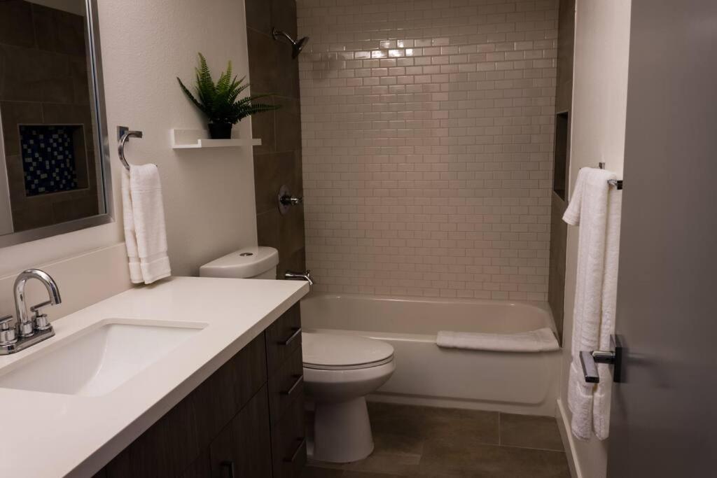 Stylish 2 Bed 1 And Half Bath Apartment Near Sofi Stadium, Lax, Forum Инглвуд Экстерьер фото