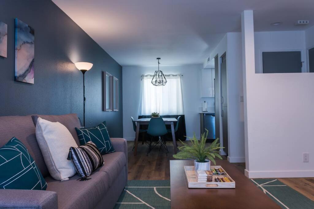 Stylish 2 Bed 1 And Half Bath Apartment Near Sofi Stadium, Lax, Forum Инглвуд Экстерьер фото